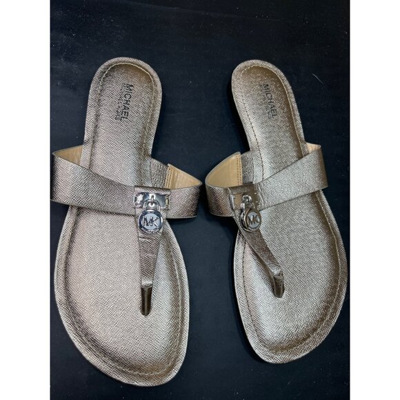 Michael Kors Metallic Gold Leather Upper Thong Sandals With MK Logo Charm Size 8 - Picture 2 of 7